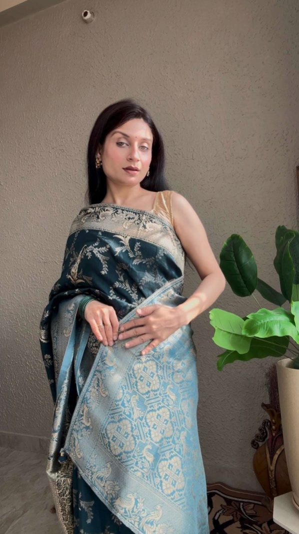 Dola Silk Festive Saree with Contrast Zari Pallu