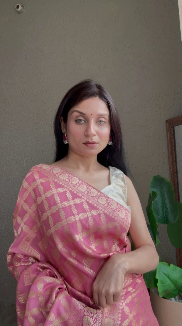 Rose Pink Dola Silk Saree with Intricate Zari Weave